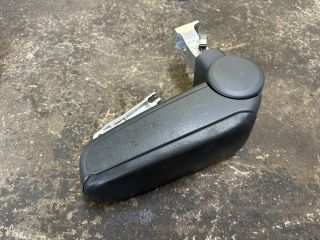 bontott AUDI A4 B6 Könyöklő
