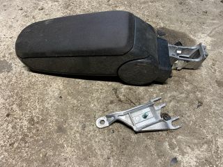 bontott AUDI A4 B6 Könyöklő