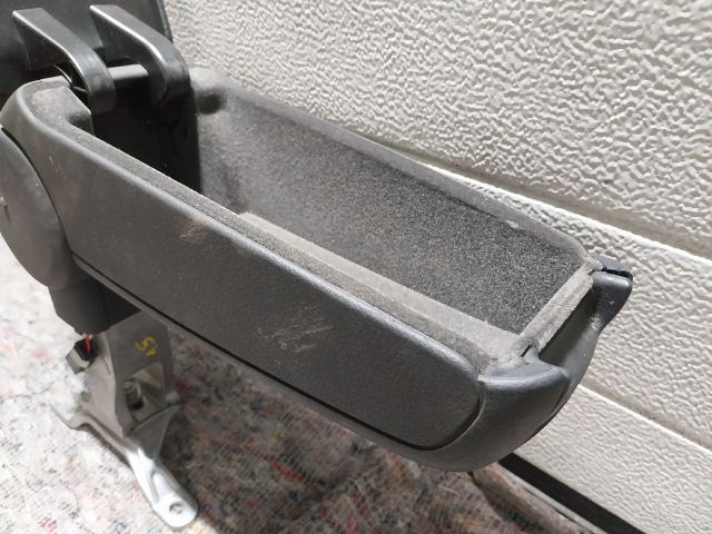 bontott AUDI A4 B6 Könyöklő