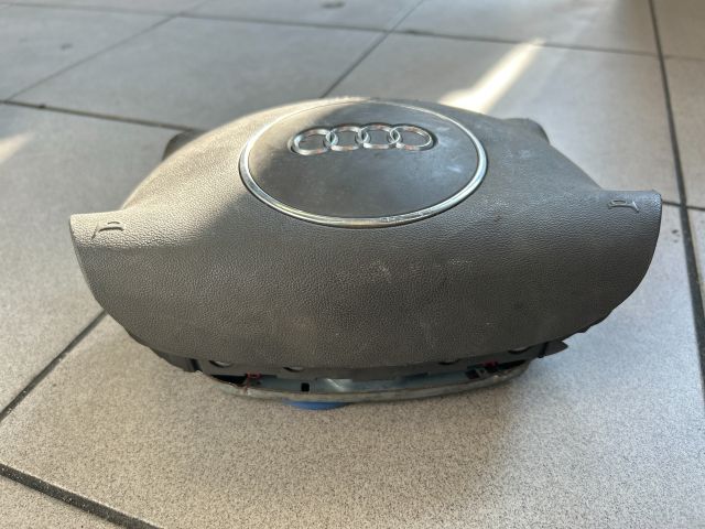 bontott AUDI A4 B6 Kormánylégzsák