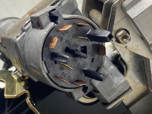 bontott AUDI A4 B6 Kormányoszlop