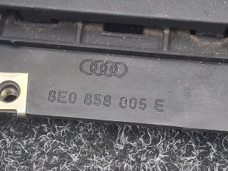 bontott AUDI A4 B6 Középkonzol Keret