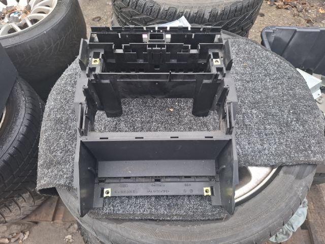 bontott AUDI A4 B6 Középkonzol Keret