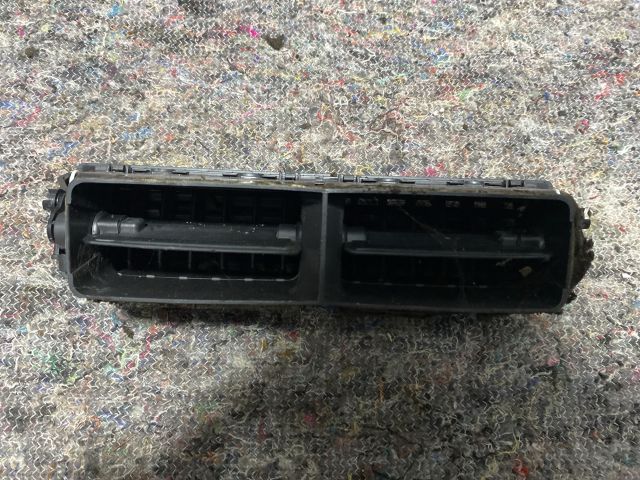 bontott AUDI A4 B6 Középső Szellőző