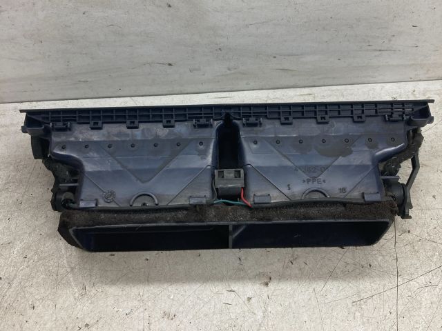 bontott AUDI A4 B6 Középső Szellőző