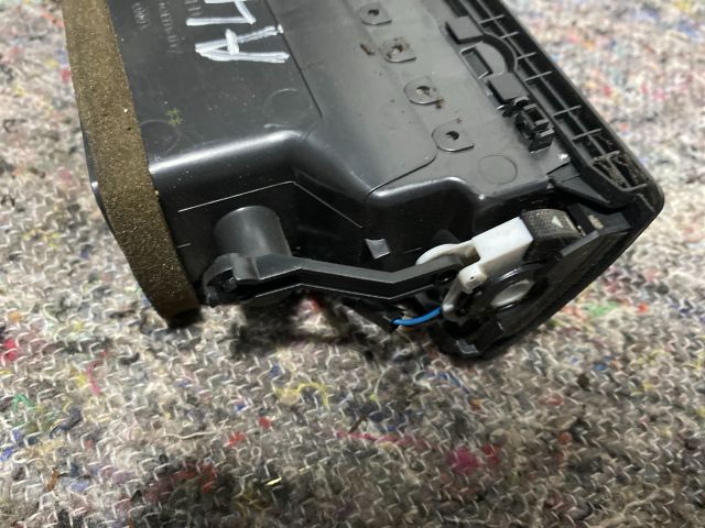 bontott AUDI A4 B6 Középső Szellőző