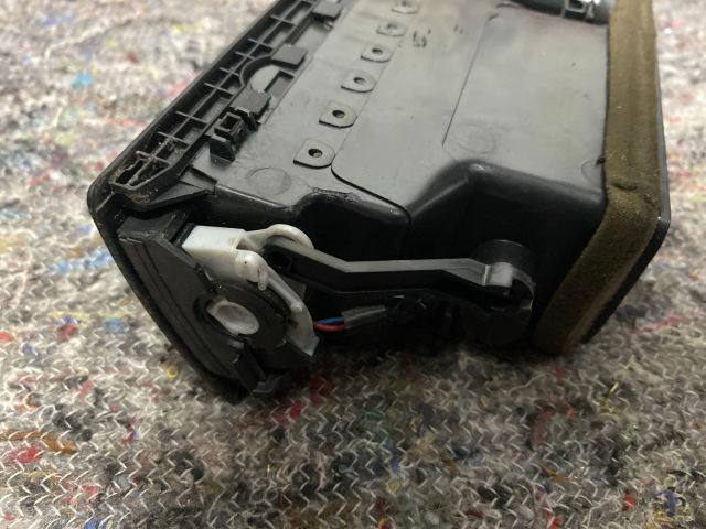 bontott AUDI A4 B6 Középső Szellőző