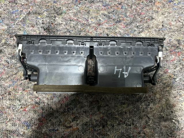bontott AUDI A4 B6 Középső Szellőző