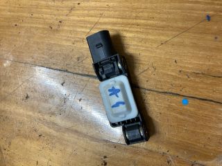 bontott AUDI A4 B6 Központi Ütközés Érzékelő