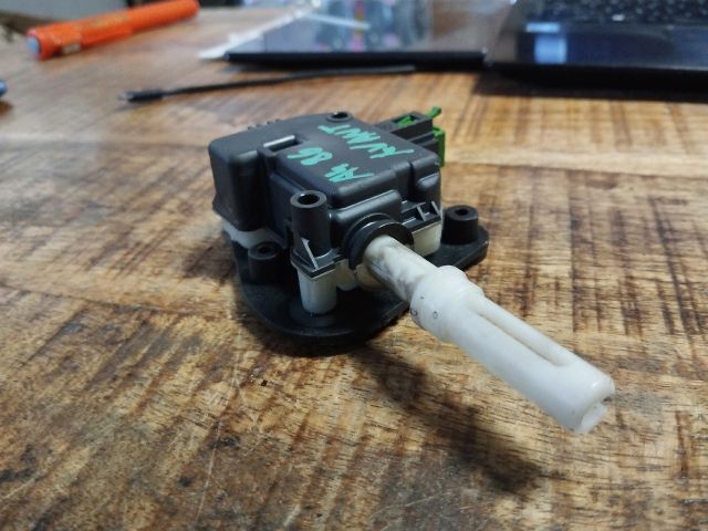 bontott AUDI A4 B6 Központizár Motor Csomagtérajtó