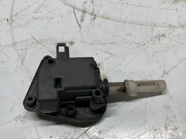 bontott AUDI A4 B6 Központizár Motor Csomagtérajtó