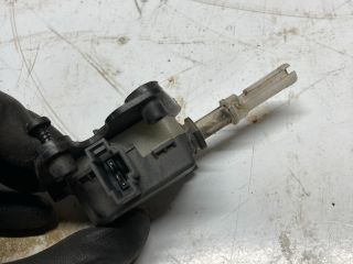 bontott AUDI A4 B6 Központizár Motor Csomagtérajtó