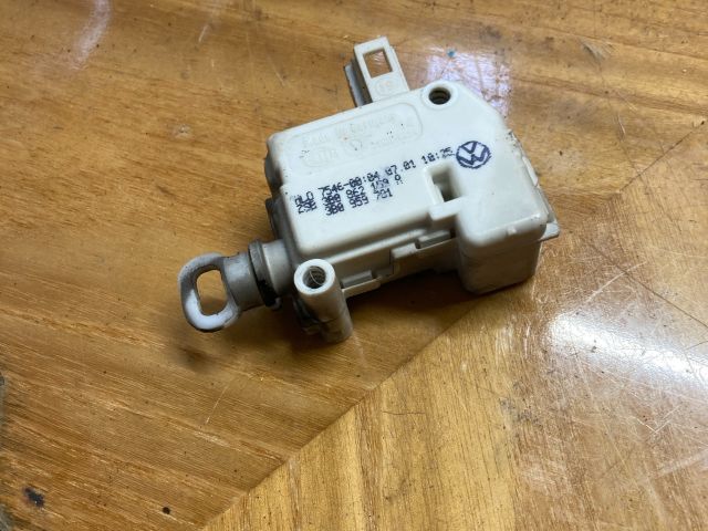 bontott AUDI A4 B6 Központizár Motor Csomagtérajtó