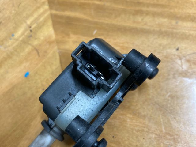 bontott AUDI A4 B6 Központizár Motor Csomagtérajtó