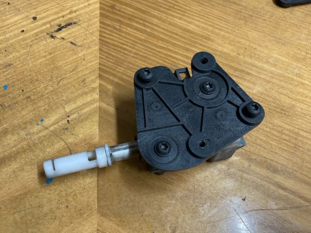 bontott AUDI A4 B6 Központizár Motor Csomagtérajtó