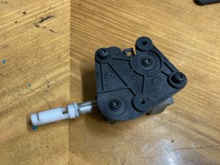 bontott AUDI A4 B6 Központizár Motor Csomagtérajtó