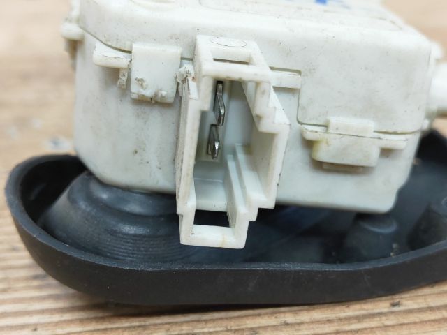 bontott AUDI A4 B6 Központizár Motor Csomagtérajtó