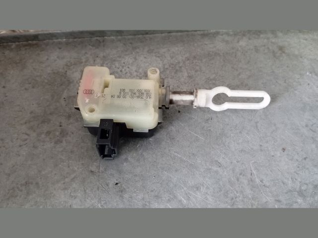 bontott AUDI A4 B6 Központizár Motor Csomagtérajtó