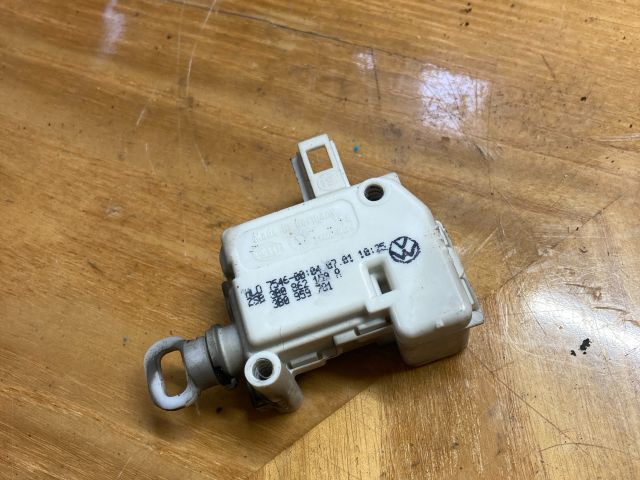 bontott AUDI A4 B6 Központizár Motor Csomagtérajtó