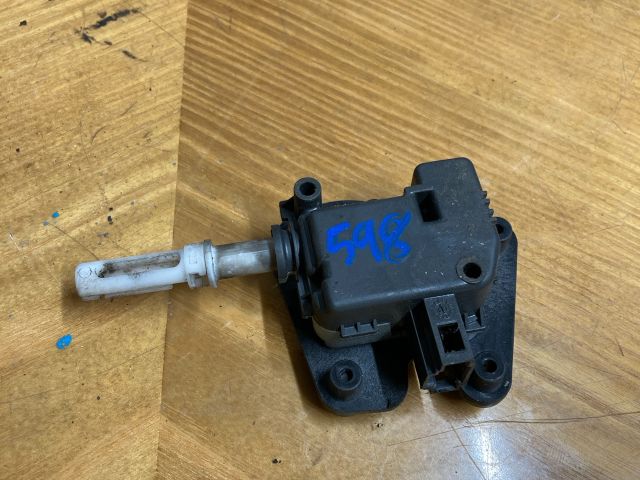 bontott AUDI A4 B6 Központizár Motor Csomagtérajtó