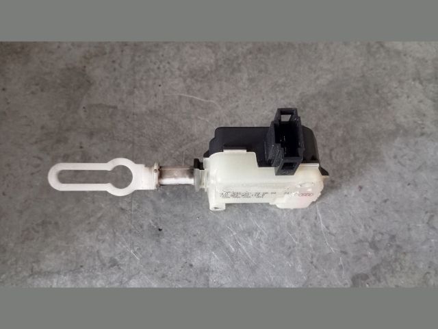 bontott AUDI A4 B6 Központizár Motor Csomagtérajtó