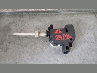 bontott AUDI A4 B6 Központizár Motor Csomagtérajtó