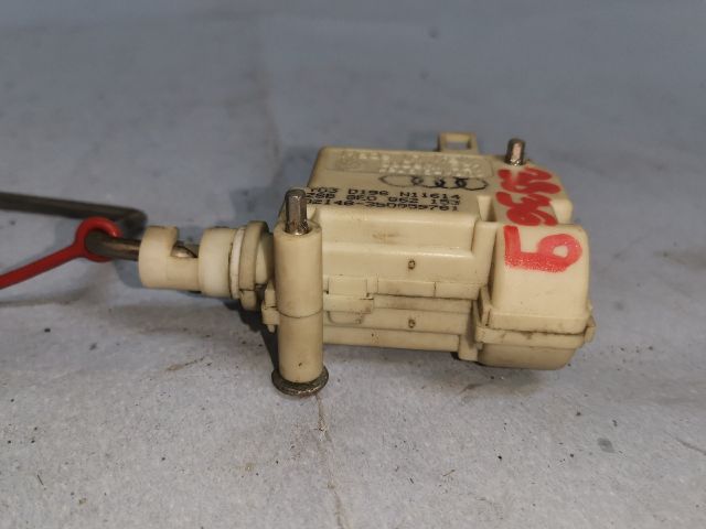 bontott AUDI A4 B6 Központizár Motor Tankajtó