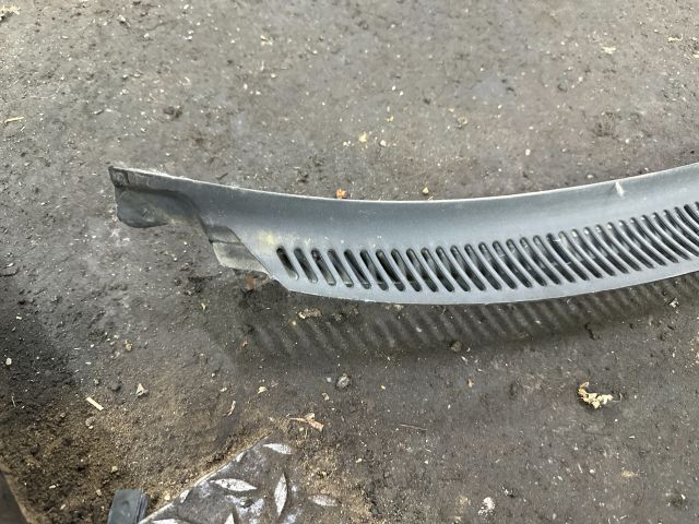 bontott AUDI A4 B6 Levélrács