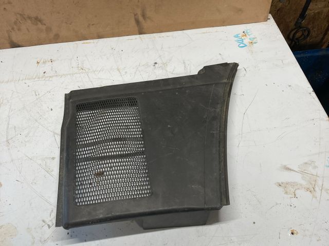 bontott AUDI A4 B6 Levélrács