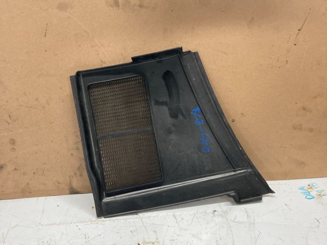 bontott AUDI A4 B6 Levélrács