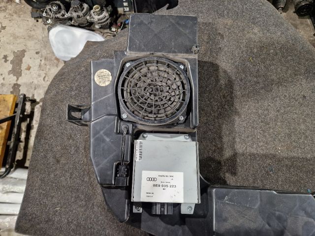 bontott AUDI A4 B6 Mélynyomó Hangszóró