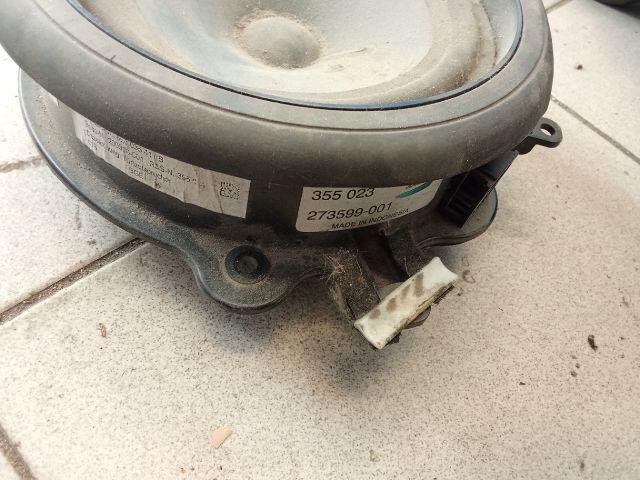bontott AUDI A4 B6 Mélynyomó Hangszóró
