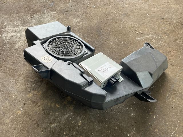 bontott AUDI A4 B6 Mélynyomó Hangszóró