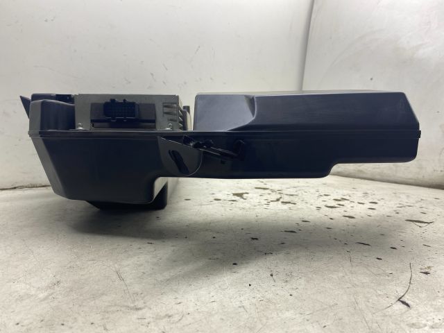 bontott AUDI A4 B6 Mélynyomó Hangszóró