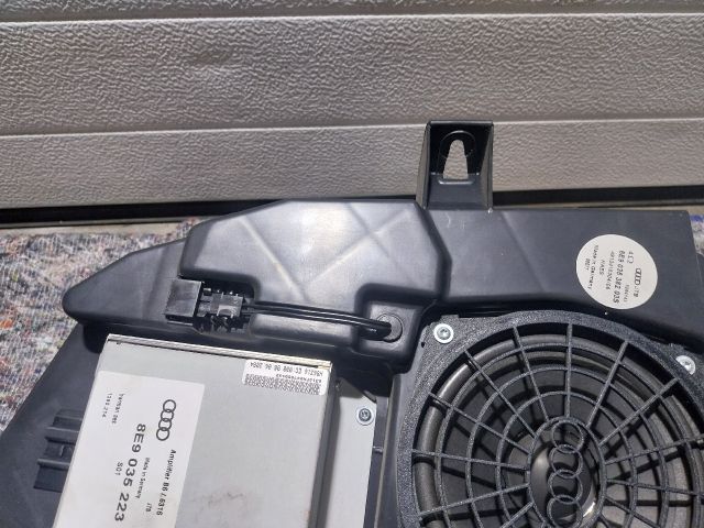 bontott AUDI A4 B6 Mélynyomó Hangszóró