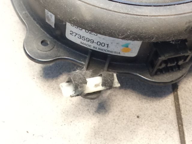 bontott AUDI A4 B6 Mélynyomó Hangszóró