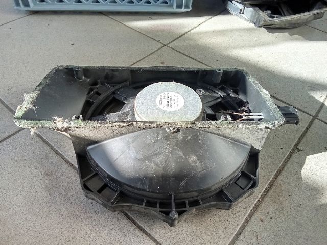 bontott AUDI A4 B6 Mélynyomó Hangszóró