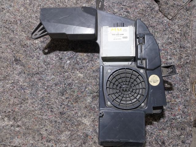 bontott AUDI A4 B6 Mélynyomó Hangszóró