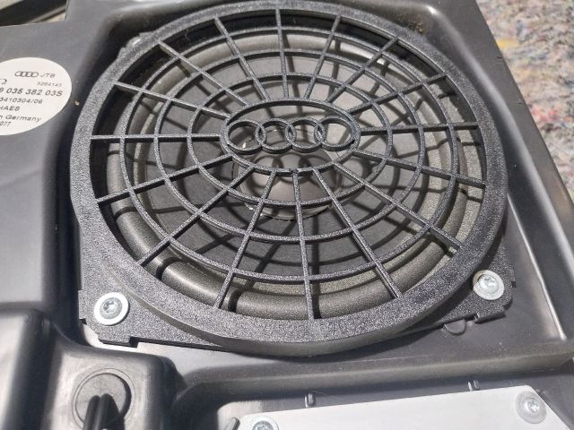 bontott AUDI A4 B6 Mélynyomó Hangszóró