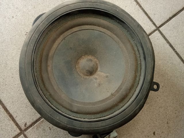 bontott AUDI A4 B6 Mélynyomó Hangszóró