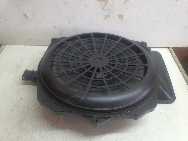 bontott AUDI A4 B6 Mélynyomó Hangszóró