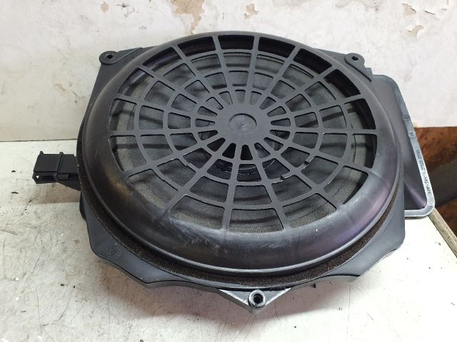 bontott AUDI A4 B6 Mélynyomó Hangszóró