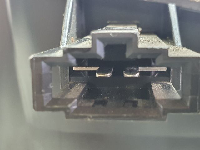 bontott AUDI A4 B6 Mélynyomó Hangszóró