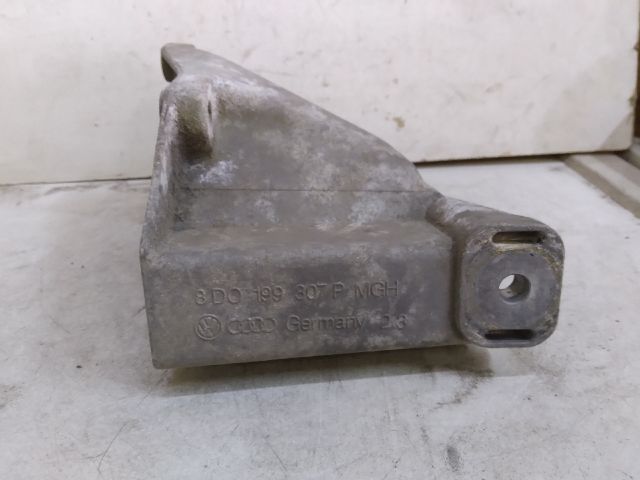 bontott AUDI A4 B6 Motor Tartó Bak (Fém)