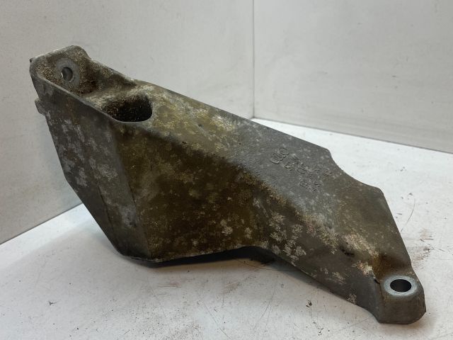 bontott AUDI A4 B6 Motor Tartó Bak Jobb