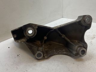 bontott AUDI A4 B6 Motor Tartó Bak Jobb