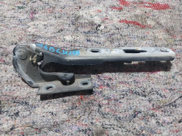 bontott AUDI A4 B6 Motorháztető Jobb Zsanér