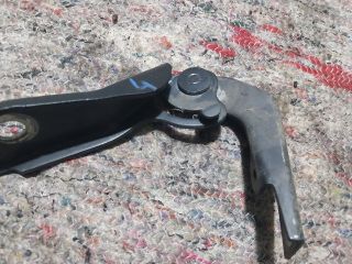 bontott AUDI A4 B6 Motorháztető Jobb Zsanér