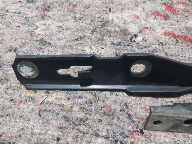 bontott AUDI A4 B6 Motorháztető Jobb Zsanér