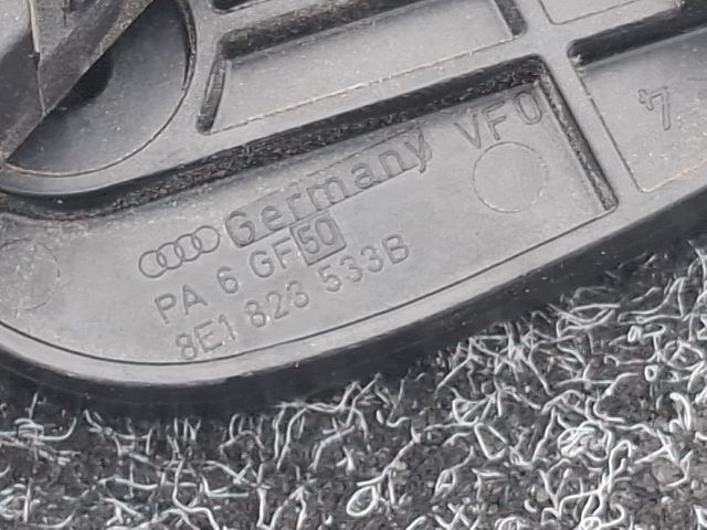 bontott AUDI A4 B6 Motorháztető Nyitó Kar / Gomb